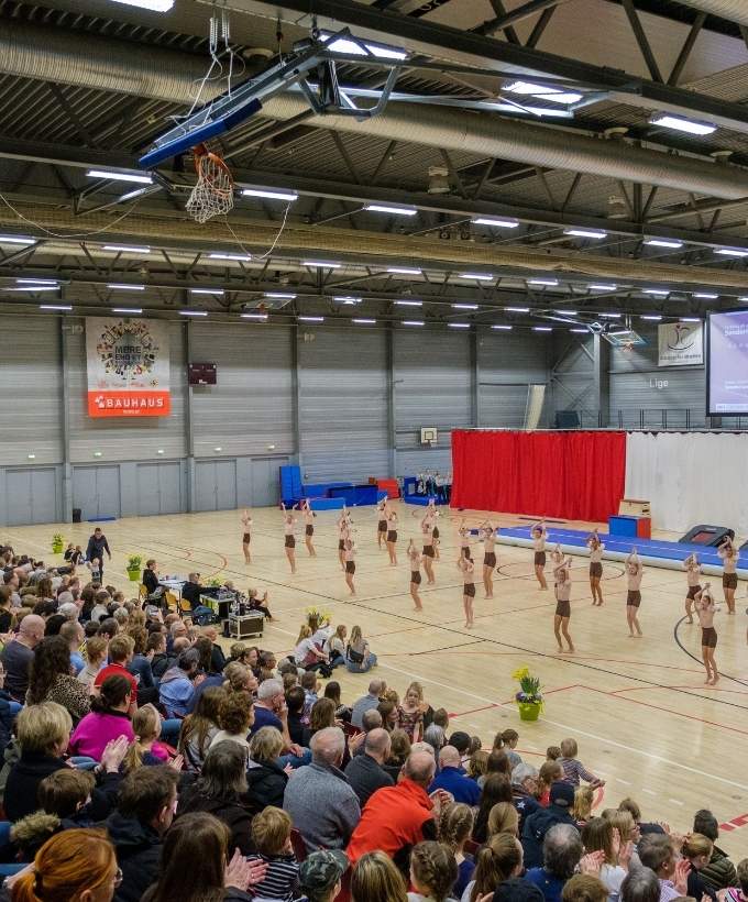 Hal C, Sport, Gymnastikopvisning, Tribune