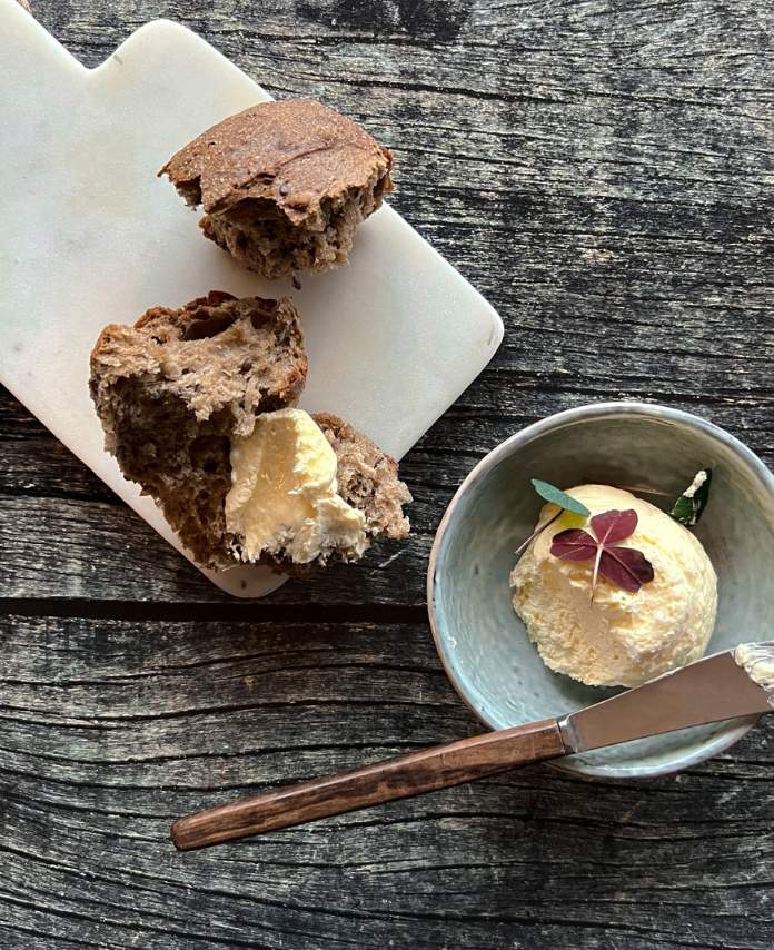 Efterårsbuffet Brød Og Smør 696 X 854 Px